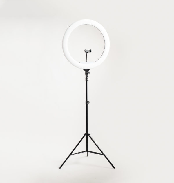 Barbering Store - Ring light